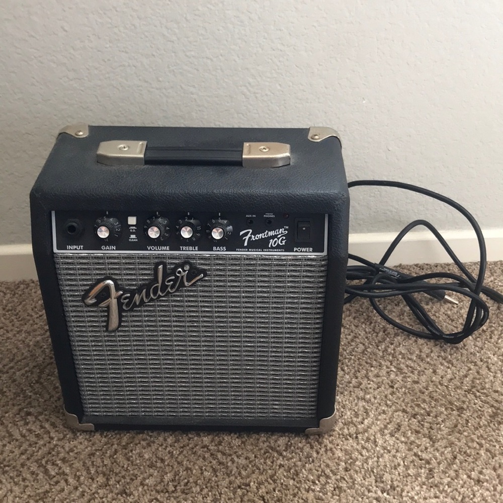 Small Fender amp for guitars